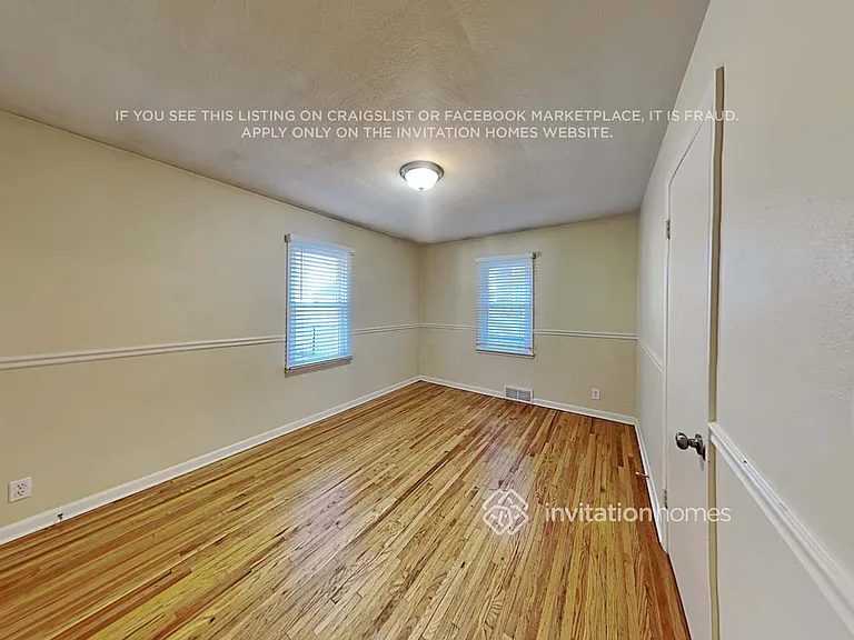 1159 W Marion St — Photo 12