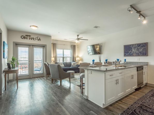 804 Riverfront Pkwy #206