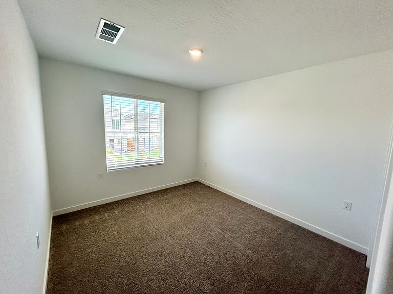 4480 Bellaire Ave — Photo 11