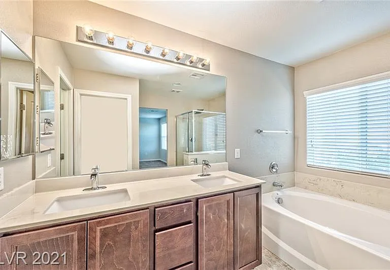 8888 Lake Myers Ct — Photo 17