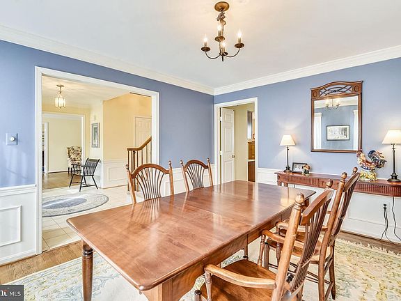 4th image of 8311 Argent Cir