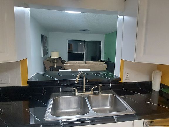4th image of 6338 Newtown Cir #10B