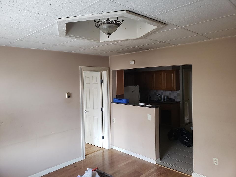 1st image of 180 Lincoln Pl APT 3