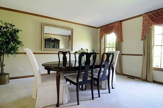 4th image of 26W436 Parkway Dr
