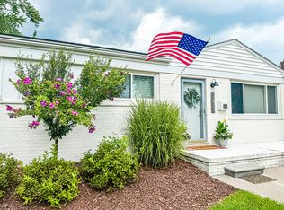 32525 Vandover St, Saint Clair Shores, MI 48082