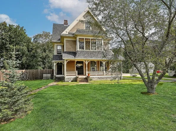 247 Foundry St, South Easton, MA 02375