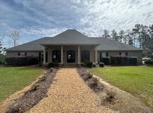 1021 Singleton Dr, Summit, MS 39666