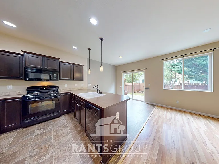 7084 Bailey St SE — Photo 10