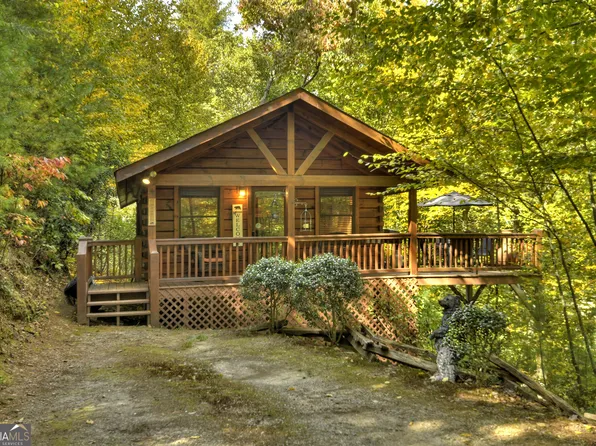 37 Dean Ct, Blue Ridge, GA 30513