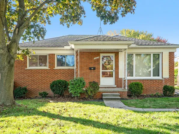22624 Lincoln St, Saint Clair Shores, MI 48082