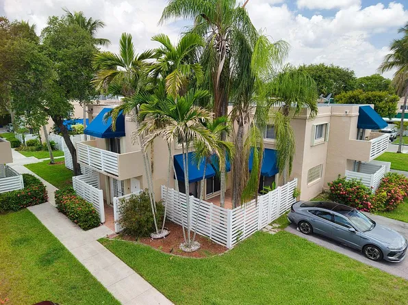 14374 SW 96th Ln, Miami, FL 33186