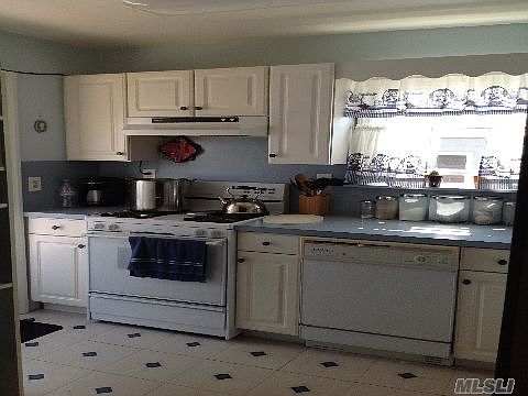5th image of 4 Robert Ave