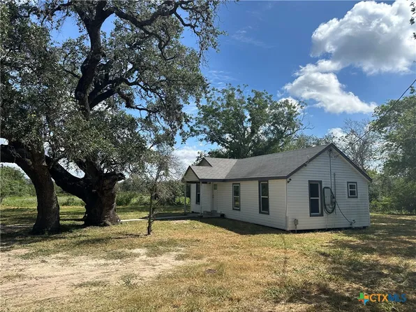 1515 Wright St, Goliad, TX 77963