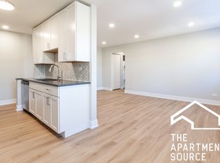 514 W Aldine Ave #103, Chicago, IL 60657