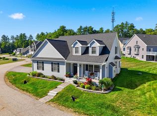 8 Bent Grass Cir, Kingston, NH 03848