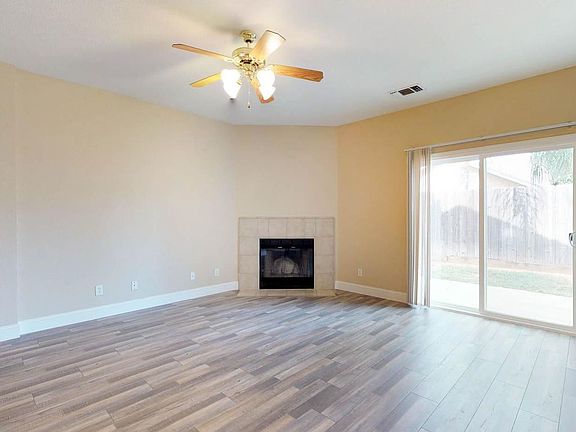 4th image of 2037 Woodland Dr
