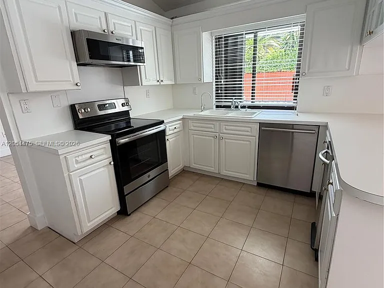 14271 SW 107th Ter — Photo 11