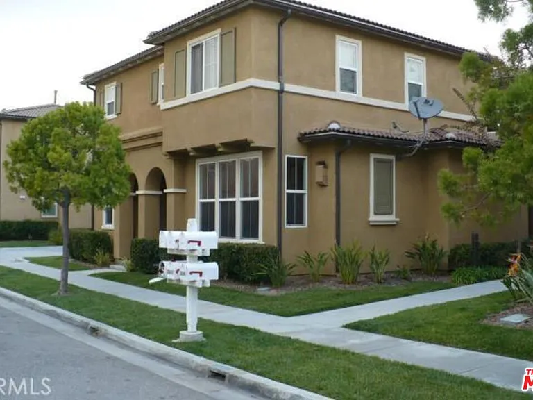 3653 W Medici Ln — Photo 1