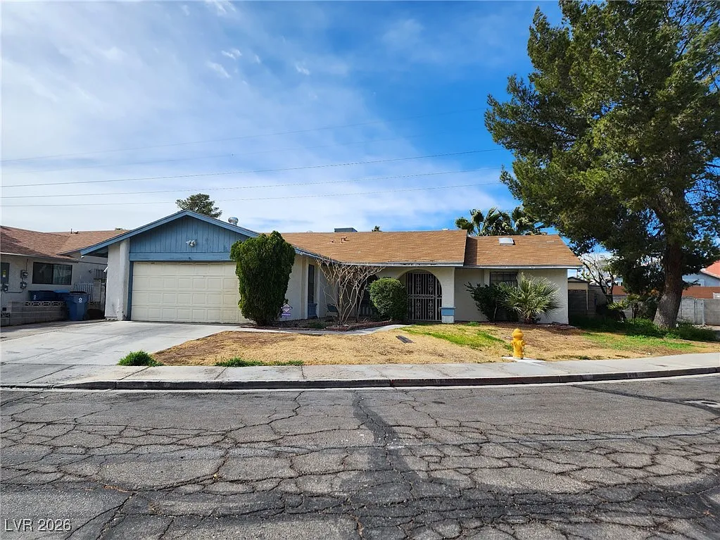 3 bed, 2.0 bath, 1714 sqft, $2,575 — Photo 3