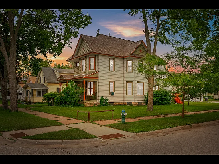 1902 Kane St — Photo 2