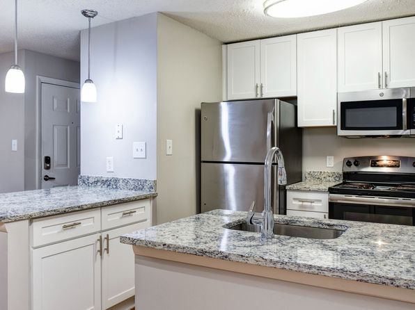 5812 Chase Commons Ct #14-102