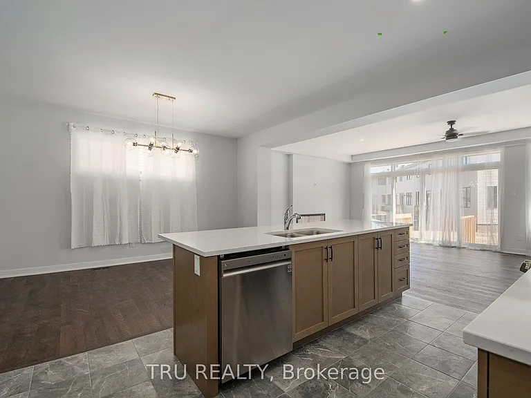 813 Crossgate St — Photo 6