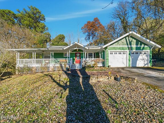 2nd image of 7513 Rocky Hill Ln