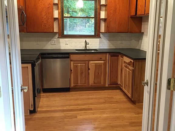 4th image of 618 Ironwood Dr