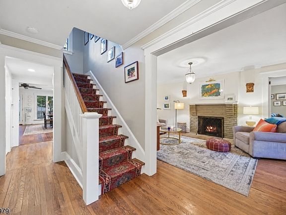 3rd image of 84 Arlington Ave