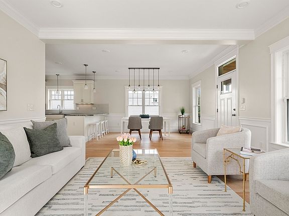 3rd image of 130 Edenfield Ave #130