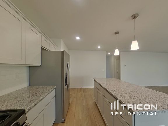 5th image of 160 Braxton Dr