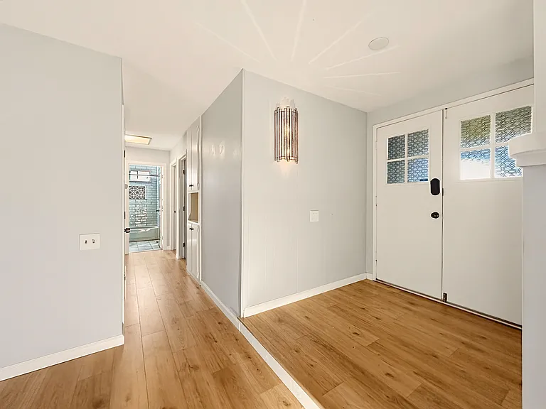 934 Kern Ct — Photo 6