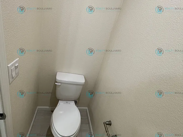 1011 Middle Gate Rd — Photo 48