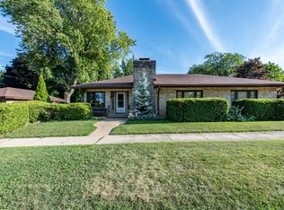 1919 Hyde Park Ave, Waukegan, IL