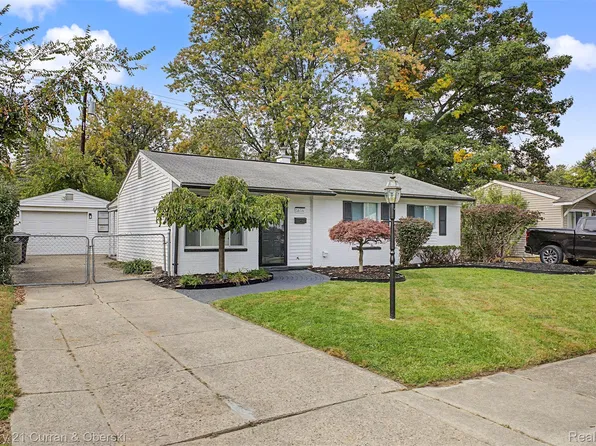 1616 Flynn St, Westland, MI 48186
