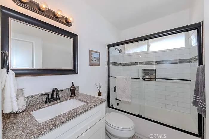 2219 W Coronet Ave — Photo 10