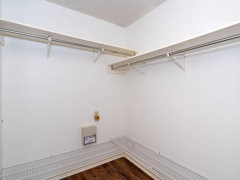 15503 Walnut Creek Dr — Photo 19