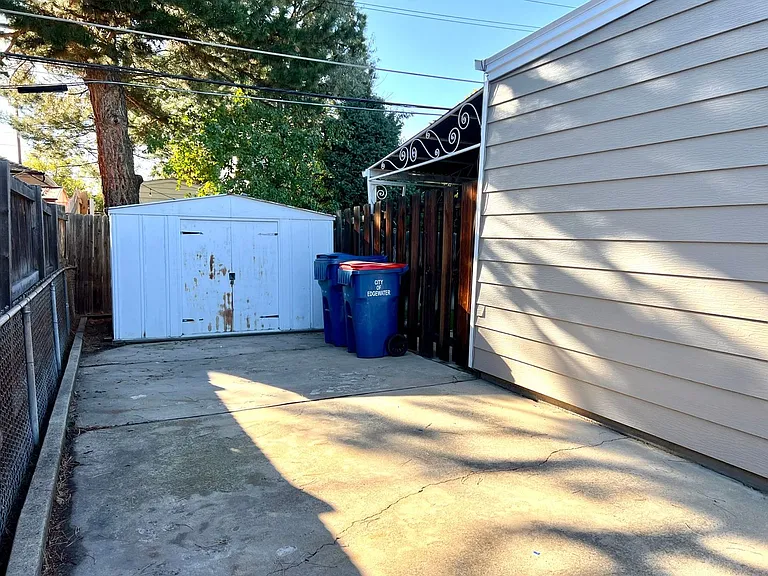 2449 Otis St — Photo 70