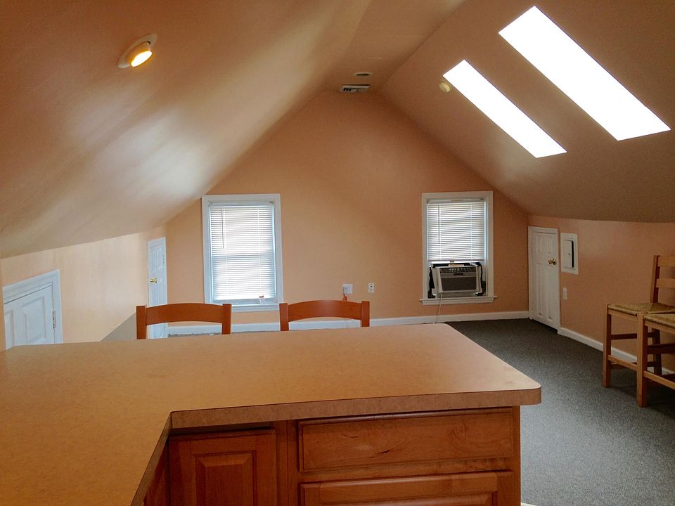 2nd image of 6 Lincoln Ave #3