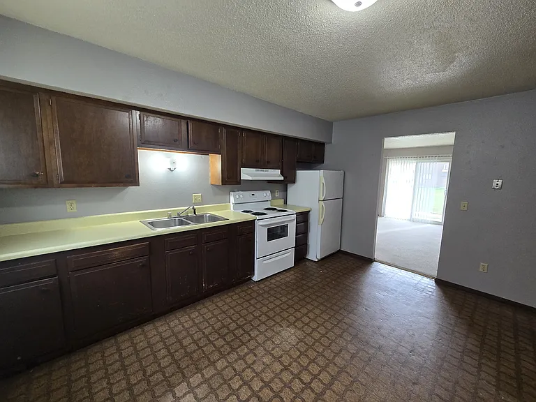 101 16th Ave NW #16 — Photo 5