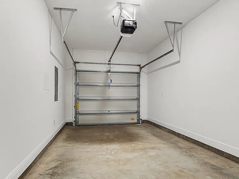 36 Phoenix St — Photo 13