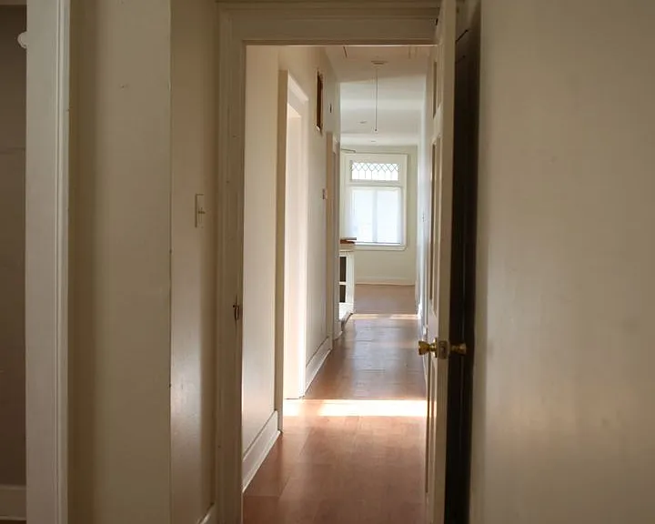 436-438 S Hennessey St — Photo 5