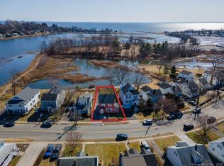 317 Riverside Dr, Fairfield, CT 06824