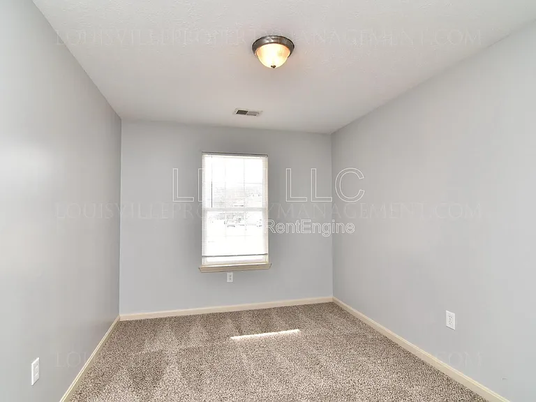 304 Keeneland Dr #1B — Photo 5