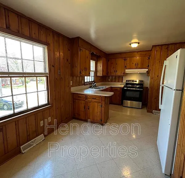 7322 Briardale Dr — Photo 5