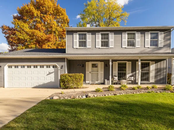 302 Carriage Hill Rd, Naperville, IL 60565