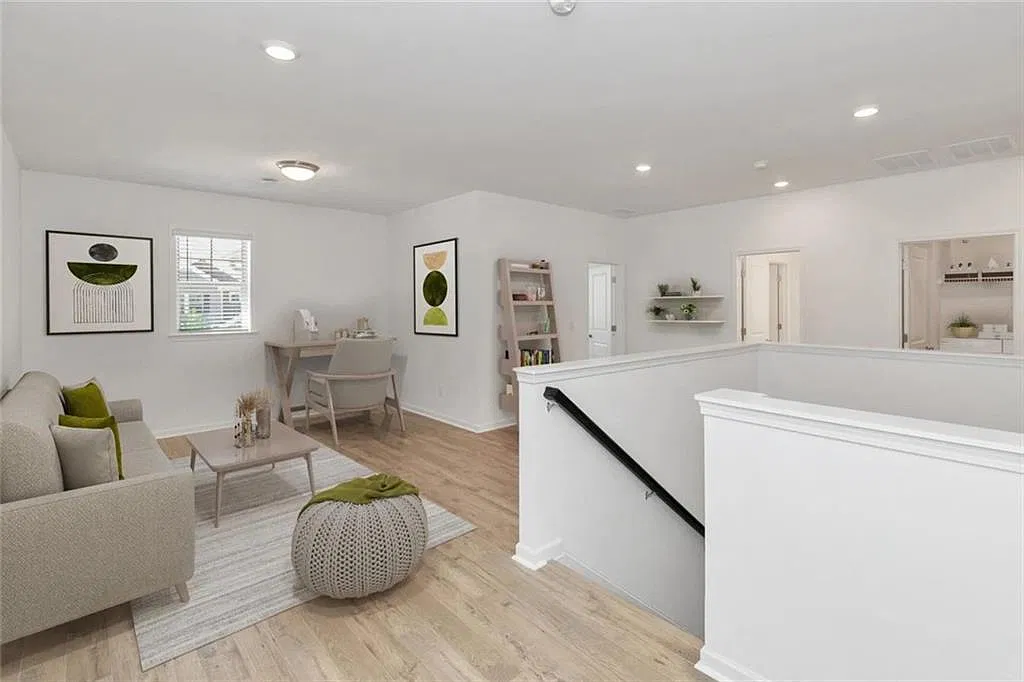 4 bed, 2.5 bath, 2696 sqft, $3,145 — Photo 4