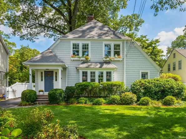 15 Sunnyside Avenue, Darien, CT 06820