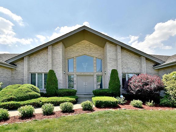 2nd image of 706 Spruce Dr