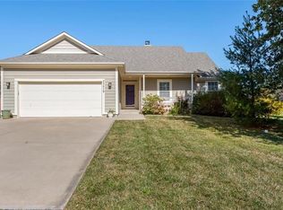 20618 W 221st St, Spring Hill, KS 66083